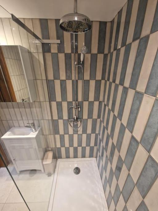 Brook House Apartment Bunbury エクステリア 写真